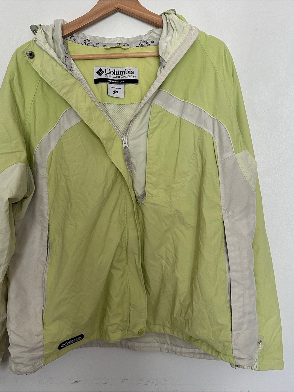 Vintage Columbia Women's green windbreaker